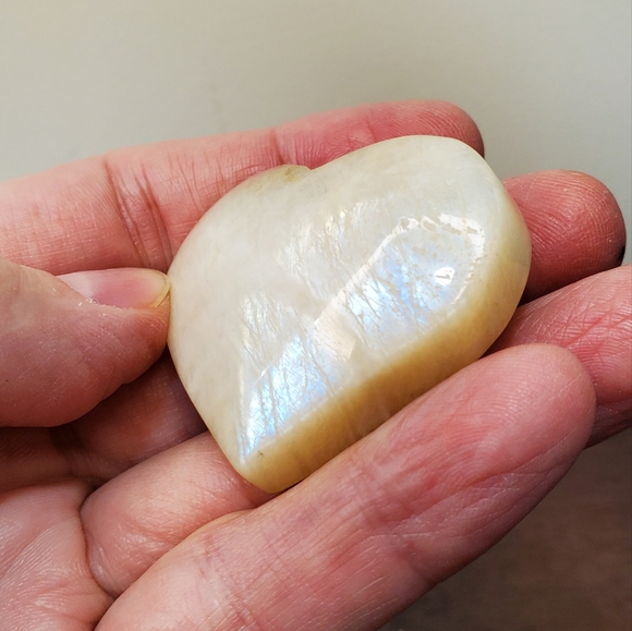 Moonstone Crystal Heart - Picture 11 of 16